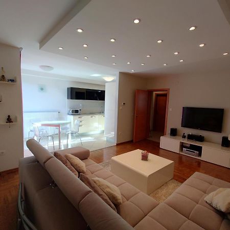 Apartman Mare Nostrum**** Apartment Rijeka Exterior photo