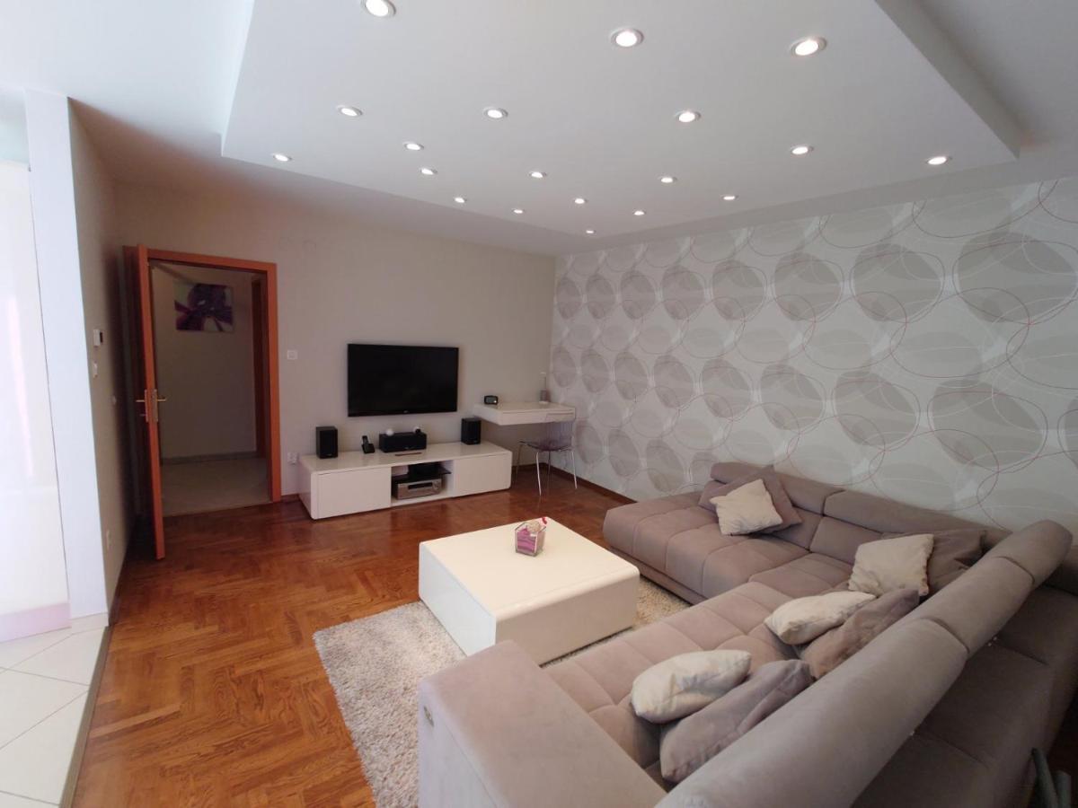 Apartman Mare Nostrum**** Apartment Rijeka Exterior photo
